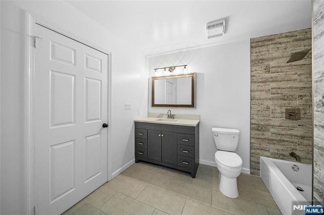 764 Charles Court, Fort Lee, NJ 07024