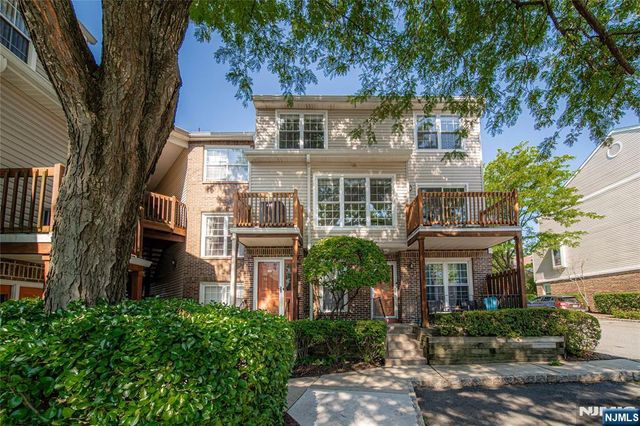 764 Charles Court, Fort Lee, NJ 07024