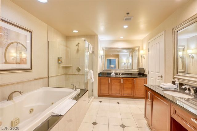 135 East Harmon Avenue 3321, Las Vegas, NV 89109