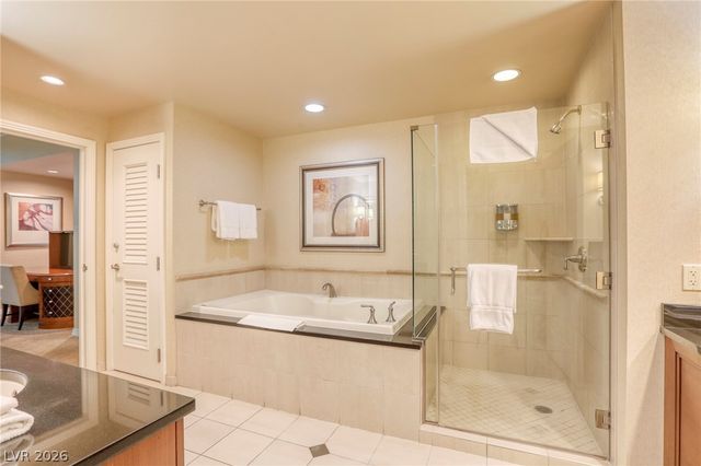 135 East Harmon Avenue 3321, Las Vegas, NV 89109