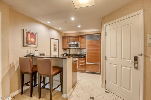 135 East Harmon Avenue 3321, Las Vegas, NV 89109