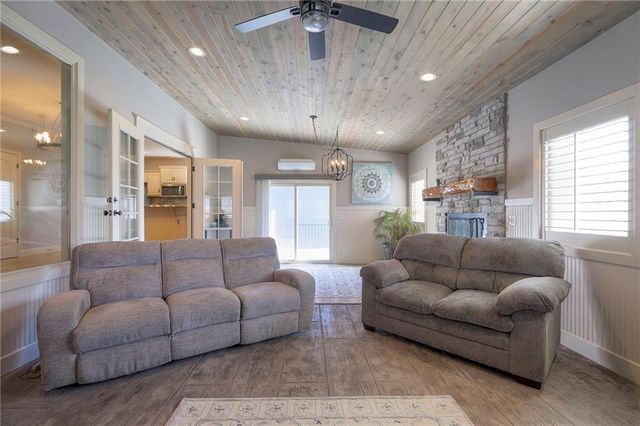 1305 ASHDOWN Circle, Raymore, MO 64083