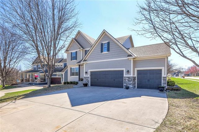 1305 ASHDOWN Circle, Raymore, MO 64083