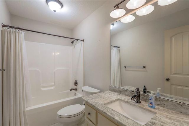 1305 ASHDOWN Circle, Raymore, MO 64083