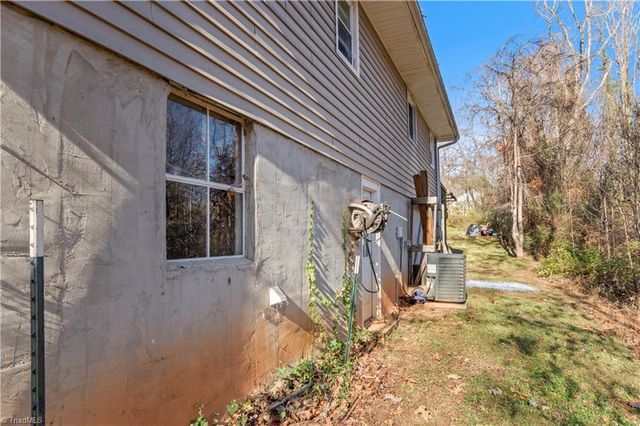 133 South Street, Elkin, NC 28621