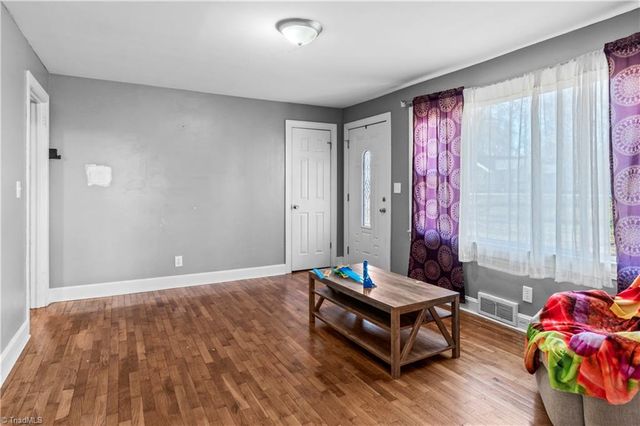 133 South Street, Elkin, NC 28621