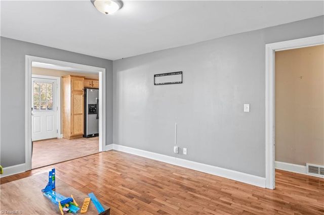 133 South Street, Elkin, NC 28621