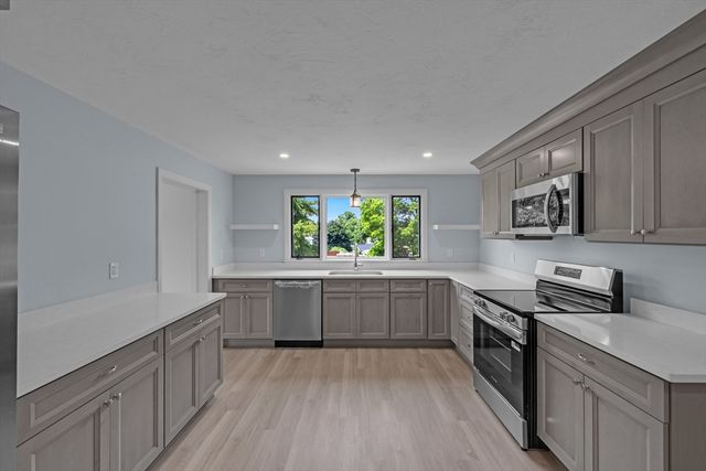 109 South St, Ware, MA 01082