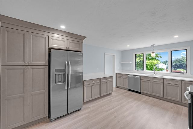 109 South St, Ware, MA 01082