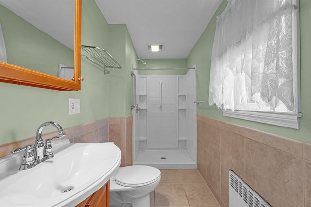 109 South St, Ware, MA 01082