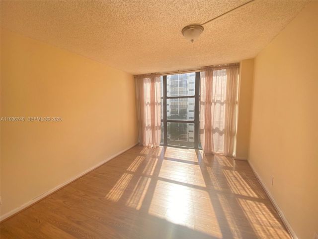 16919 N Bay Rd 620, Sunny Isles Beach, FL 33160