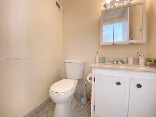 16919 N Bay Rd 620, Sunny Isles Beach, FL 33160