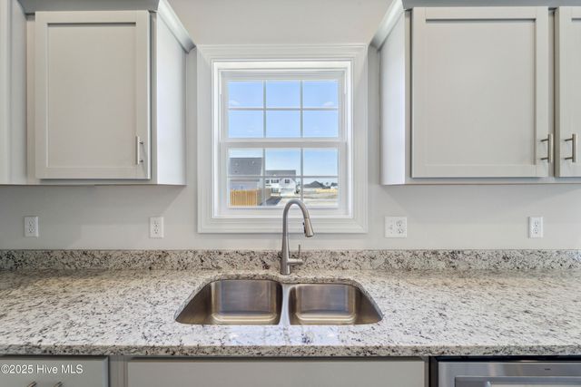 729 Secession Lane, Jacksonville, NC 28546