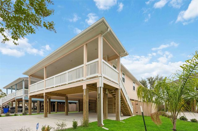 281 Bay Oaks Drive, La Porte, TX 77571