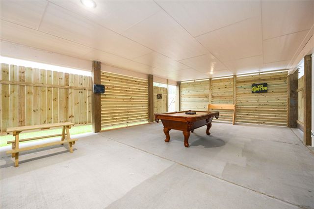 281 Bay Oaks Drive, La Porte, TX 77571