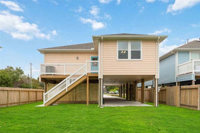 281 Bay Oaks Drive, La Porte, TX 77571