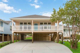 281 Bay Oaks Drive, La Porte, TX 77571