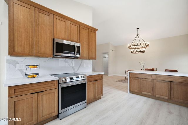 8625 W SCHELL Drive, Peoria, AZ 85382