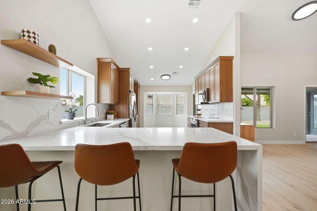 8625 W SCHELL Drive, Peoria, AZ 85382