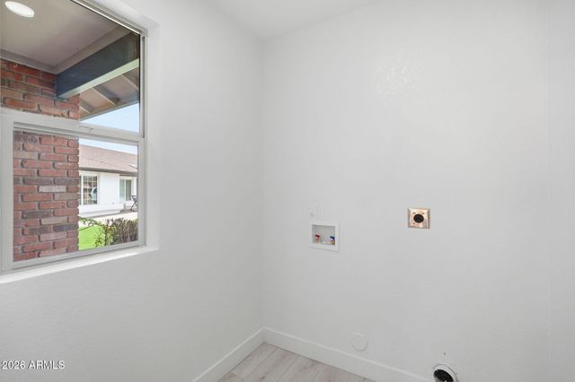 8625 W SCHELL Drive, Peoria, AZ 85382