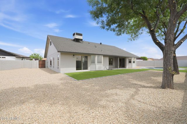 8625 W SCHELL Drive, Peoria, AZ 85382