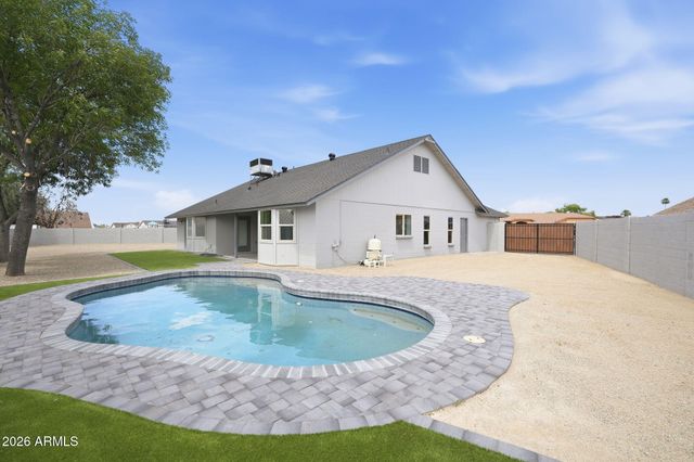 8625 W SCHELL Drive, Peoria, AZ 85382