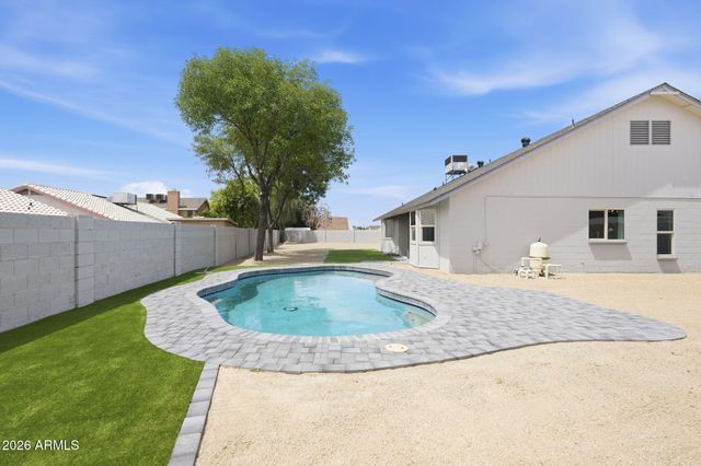 8625 W SCHELL Drive, Peoria, AZ 85382