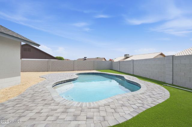 8625 W SCHELL Drive, Peoria, AZ 85382