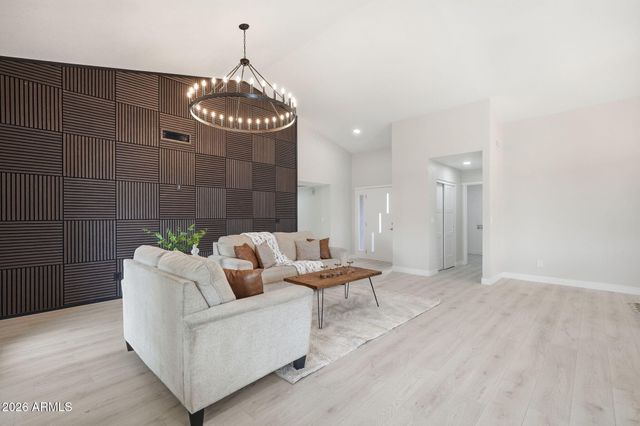 8625 W SCHELL Drive, Peoria, AZ 85382