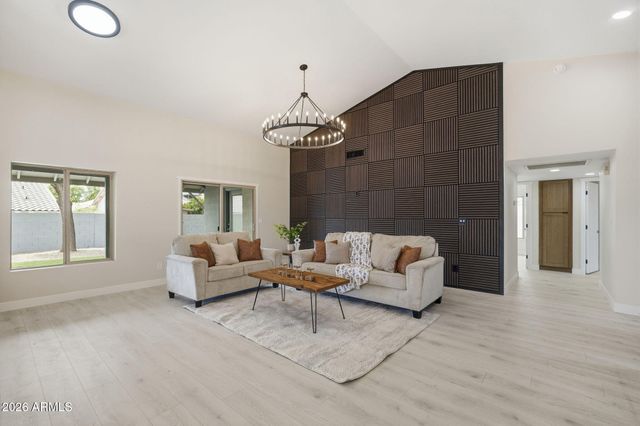 8625 W SCHELL Drive, Peoria, AZ 85382