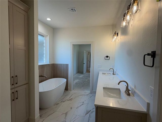 9560 Regado Court, Guthrie, OK 73044