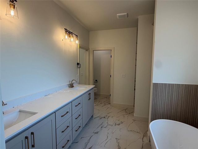 9560 Regado Court, Guthrie, OK 73044