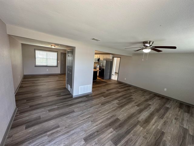 404 S Sawmill Road, Searcy, AR 72143