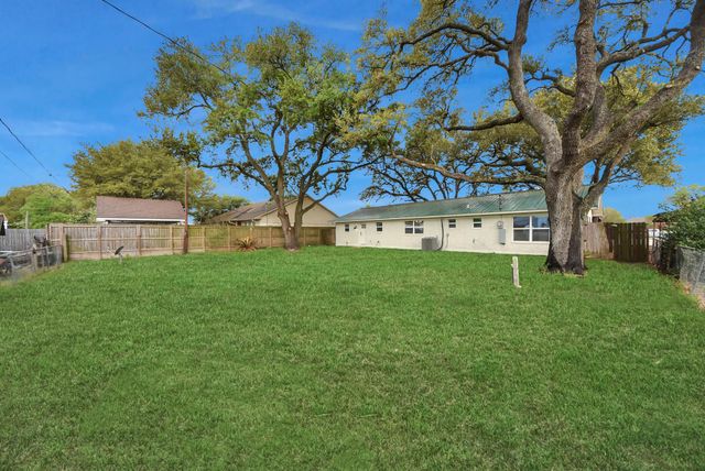 227 Highway 90 E, Sealy, TX 77474