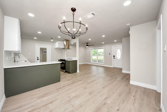 227 Highway 90 E, Sealy, TX 77474