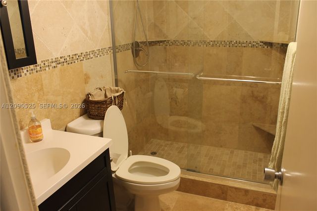 3980 Oaks Clubhouse Dr 110, Pompano Beach, FL 33069