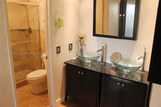 3980 Oaks Clubhouse Dr 110, Pompano Beach, FL 33069