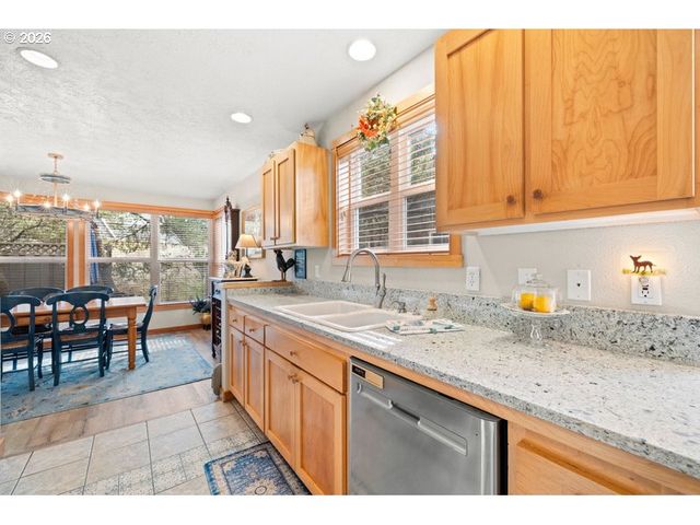 5700 BAREFOOT Ln, Pacific City, OR 97135