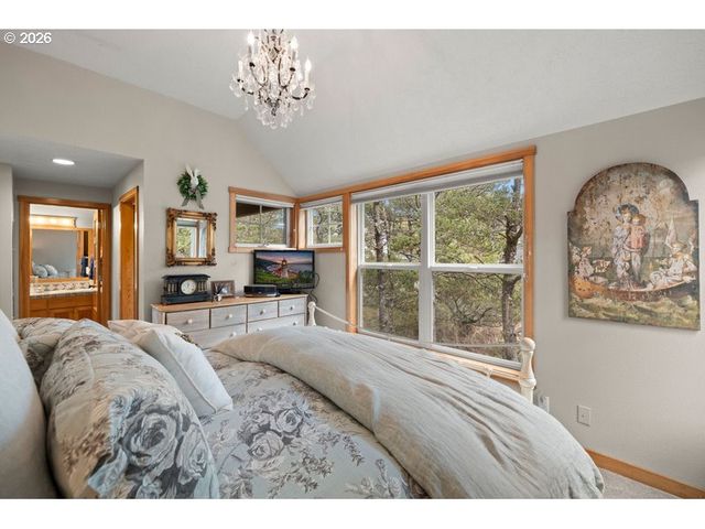 5700 BAREFOOT Ln, Pacific City, OR 97135