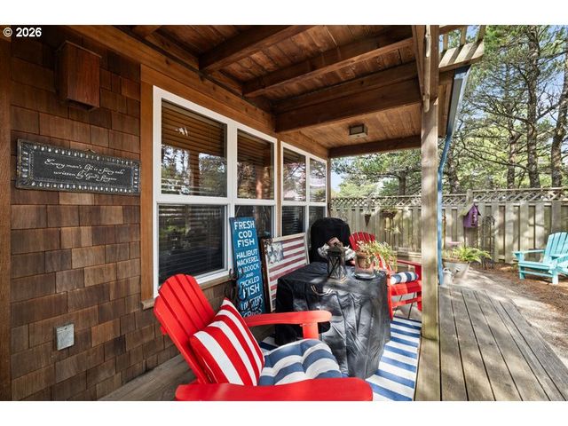 5700 BAREFOOT Ln, Pacific City, OR 97135