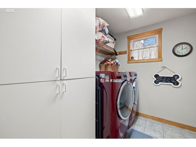 5700 BAREFOOT Ln, Pacific City, OR 97135