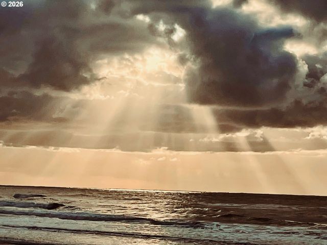 5700 BAREFOOT Ln, Pacific City, OR 97135