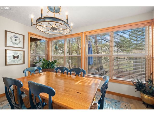 5700 BAREFOOT Ln, Pacific City, OR 97135