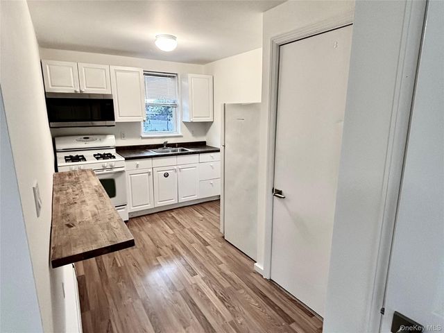 28 Davis 2, Beacon, NY 12508