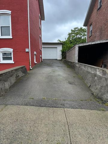 28 Davis 2, Beacon, NY 12508