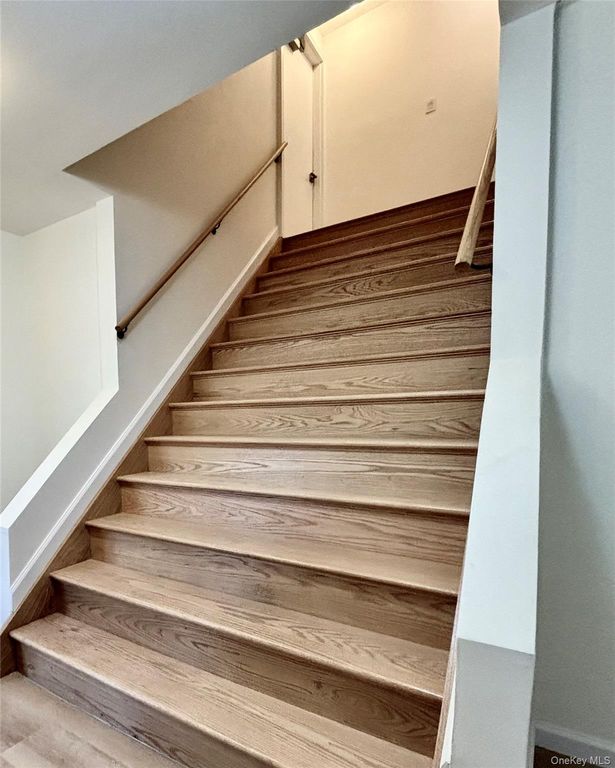 28 Davis 2, Beacon, NY 12508