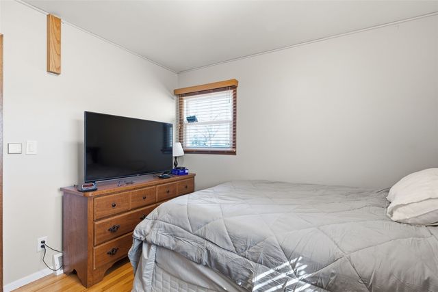 155 Oklahoma Avenue SW, Cedar Rapids, IA 52404