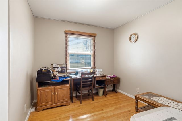 155 Oklahoma Avenue SW, Cedar Rapids, IA 52404