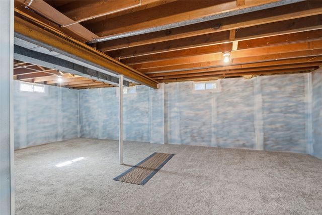 155 Oklahoma Avenue SW, Cedar Rapids, IA 52404