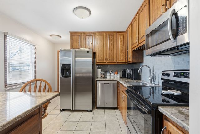 155 Oklahoma Avenue SW, Cedar Rapids, IA 52404